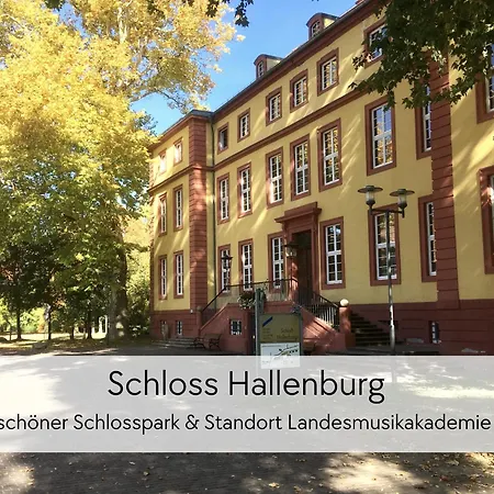 Apartment Storchennest - Scandi Style - In Der Historischen Hinterburg - Mit Aufzug, Parkplatz & Garten - Nahe Fulda Und Bad Hersfeld Schlitz